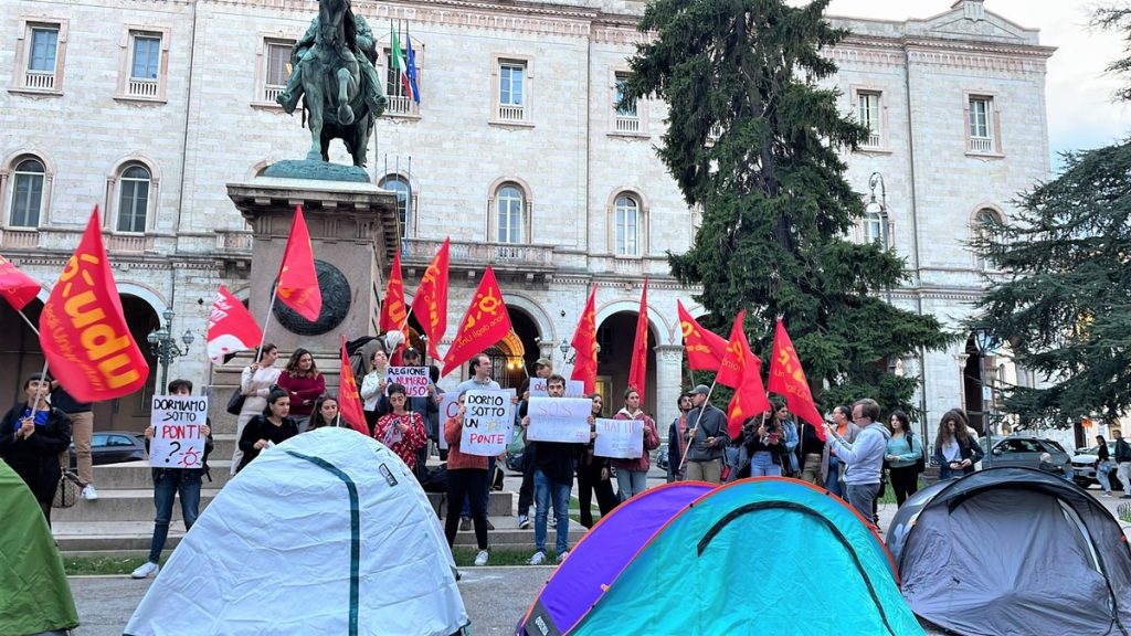 Foto Protesta UdU Perugia alloggi studenti 10 ottobre 2022 2 1024x576