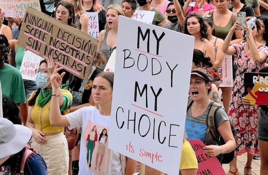 Foto manifestaznti pro aborto in america