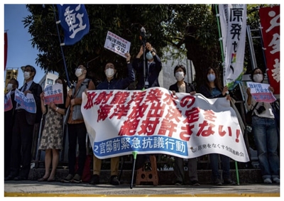Foto protesta in Giappone per centrale nucleare